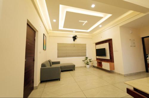 Μια τηλεόραση ή/και κέντρο ψυχαγωγίας στο Revoura Heights Apartments