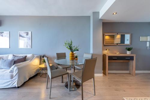 797HOLIDAY RENTALS- Piso contemporaneo frente al mar