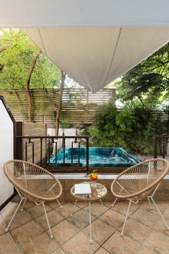 Patio nebo venkovní prostory v ubytování Kymata Hotel