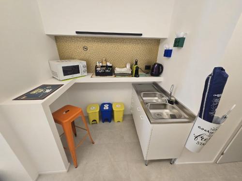 Una cocina o cocineta en MiamiHouse Essential Suite
