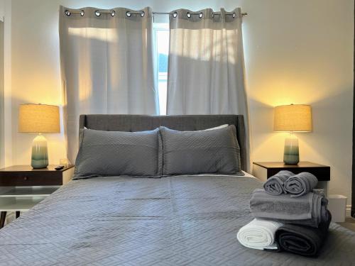 Hollywood Black Habitat photo 21