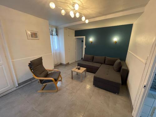 Petite maison avec cour