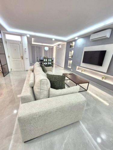 Happy Travel Marbella Renovated Duplex