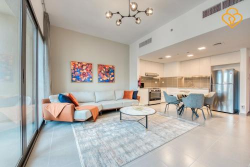 Keysplease Great Family 2 BR Apt, Townsquare