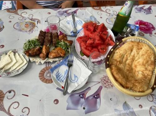 Φαγητό σε αυτό το ξενοδοχείο ή κάπου εκεί κοντά