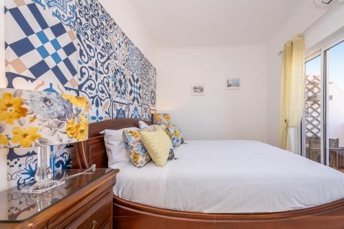 Tavira Getaway with Balcony and Sea View