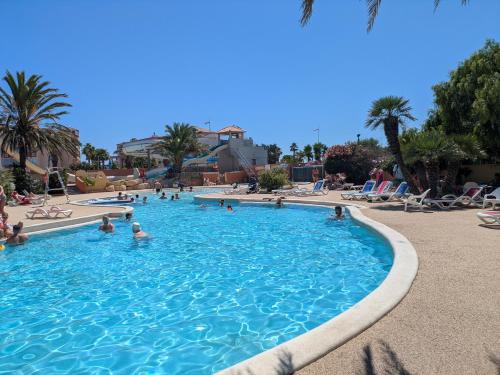 Photo de la galerie de l'établissement MOBIL-HOME Canet Plage, à Canet