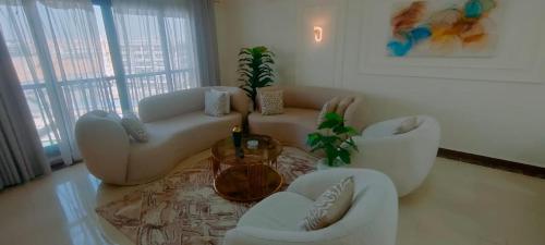 شقة دوبلكس مستوي فندقي بورتو كايرو التجمع الخامس عائليه519