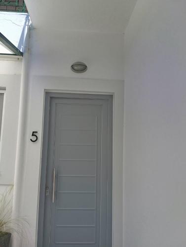 Фотография из галереи Paxos Rock Apartments в Гайосе