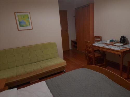 Lewada pokój czteroosobowy z łazienką