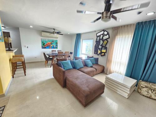 Et opholdsområde på Apartment 5 min walking to the beach at Paraíso