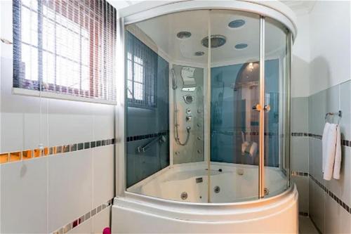 Ένα μπάνιο στο Buckleigh Guesthouse