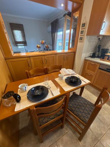 Una cocina o zona de cocina en Neraida view