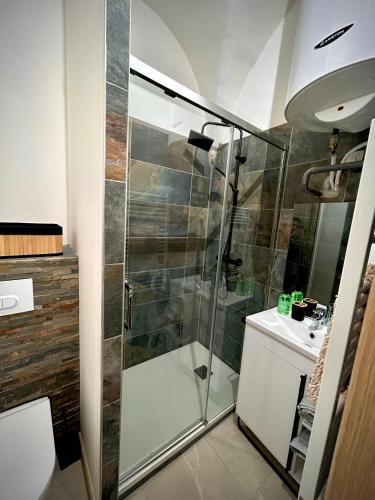 Koupelna v ubytování Studio atypique en RDC