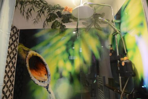 Fotografie z fotogalerie ubytování Jungle Spa - Cocon tropical et dépaysant avec balnéo en plein coeur de Pézenas ! v destinaci Pézenas
