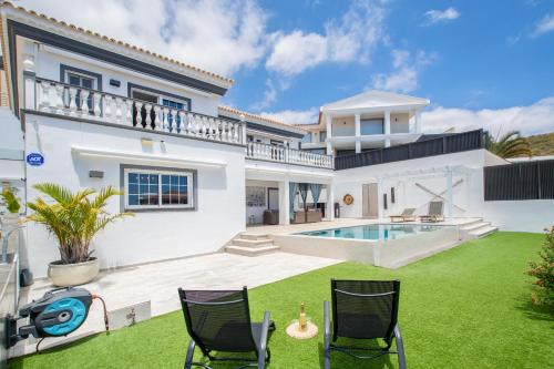 Villa Zion Tenerife with Heated Pool