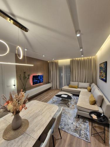 Amelia Apartment 2BR-2BA New Boulevard