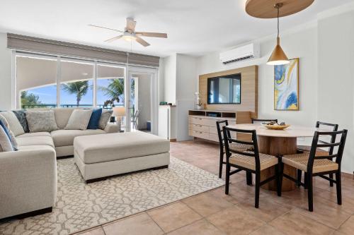 Χώρος καθιστικού στο Luxury Beachfront 1BR Villa in Ocean Villas - Breathtaking Views - Villa Isla Encantada
