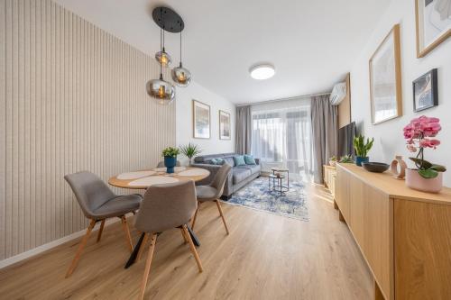 Central Bratislava Apt - Cozy Stay with Parking