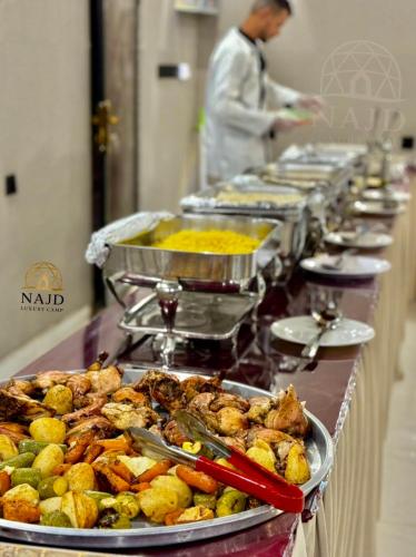 Makanan di atau berdekatan perkhemahan mewah