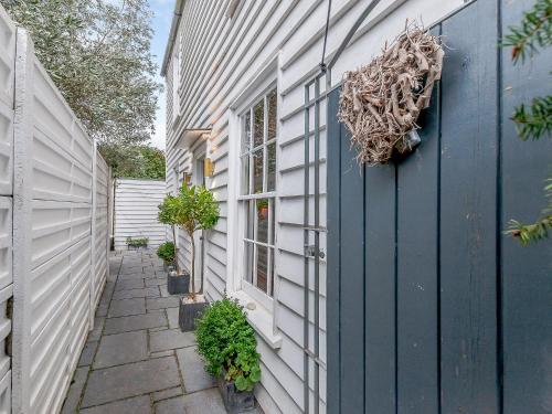 Fotografie z fotogalerie ubytování Anchor Light Cottage v destinaci Faversham