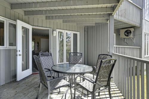 Balkoni atau teres di Modern Stay in Mont-Tremblant with Free Parking & Free WiFi Access