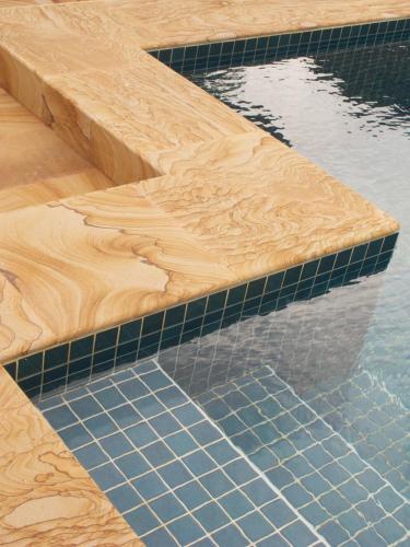 Der Swimmingpool an oder in der Nähe von Maisons Wat Kor