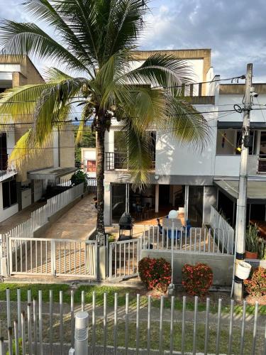 Bygningen som feriehuset ligger i