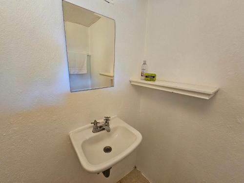 Ένα μπάνιο στο Casa Mexicana con encanto