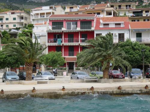 Gallery image of Casa Rosada in Podgora