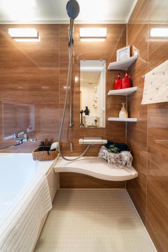 a bathroom with a shower and a sink at 夏様小倉町 Convenient house, private house, 5-minute walk from Nijo station in Kyoto