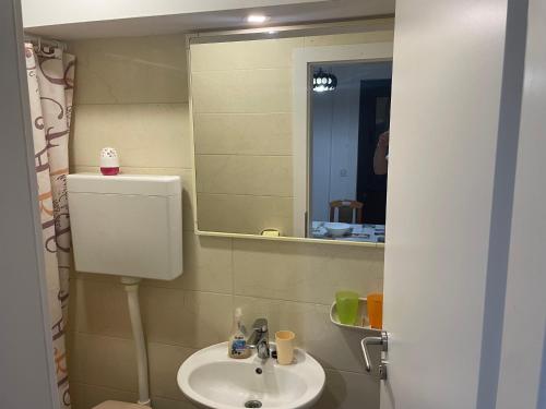 Studio apartment orange