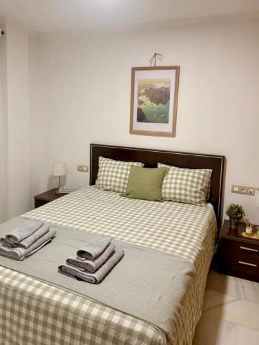 Ático con terraza privada, solárium y piscina en zona tranquila