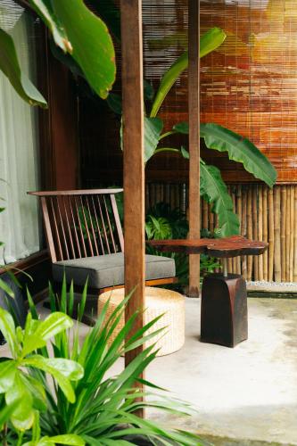 Jardín al aire libre en CasaWa Homestay Hue