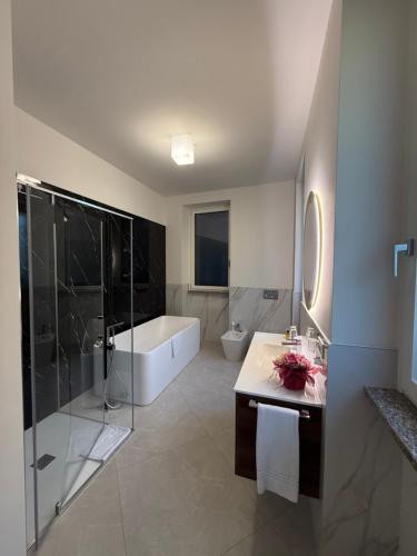 Un baño de Lake Como Aparthotel Cernobbio