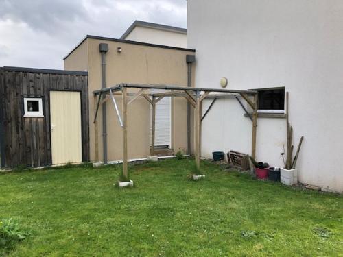 Κήπος έξω από το Maison neuve dans quartier tranquille
