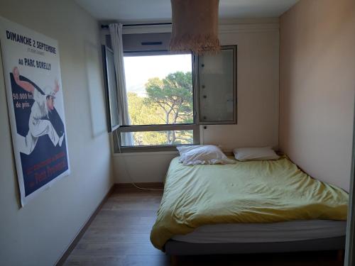 Appartement pour 3 à 4 personnes dans le 8eme arrondissement de Marseille, dans la colline et à 5 minutes à pied de la mer