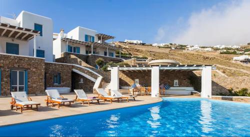 Villa Enthera Mykonosの敷地内または近くにあるプール