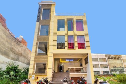 Photo de la galerie de l'établissement Hotel O Golden Grand, à Tājganj