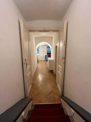 Room close to Karlsplatz, shared apartment, no private bathroom