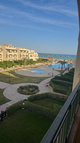 شاليه بقرية لاسيرينا بالم بيتش - العين السخنة