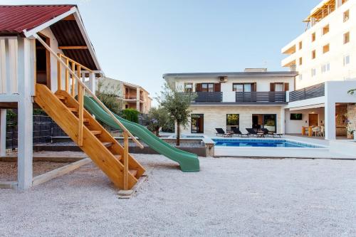 Swimmingpoolen hos eller tæt på Luxury apartment KaLeGa