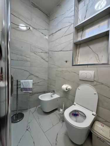 Kupatilo u objektu Babas House