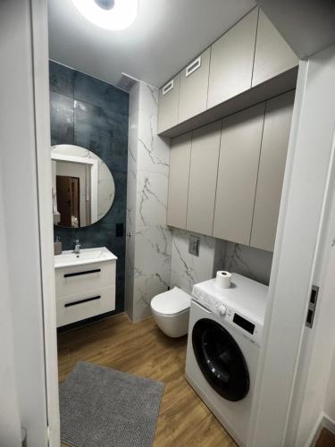 Ένα μπάνιο στο Apartament Maja