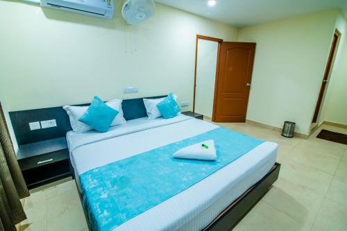 Postel nebo postele na pokoji v ubytování Hotel Shams Inn