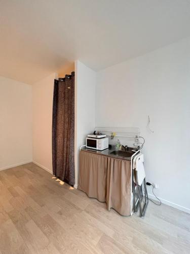 Studio lumineux sur cour à Bastille