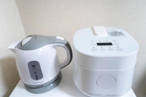 Room 202 Nishi-Shinjuku Gochome 9 minutes walk 40 square meters Sleeps up to 6 people