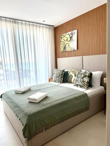 Luxury Beachfront Villa with Private Pool by Leo Apartments