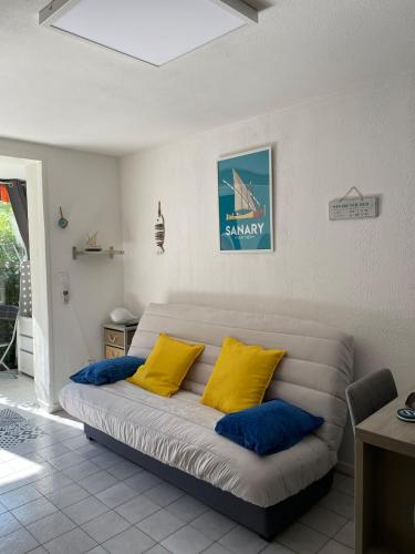 2-room apartment with garden in Sanary-sur-Mer, Beaucours