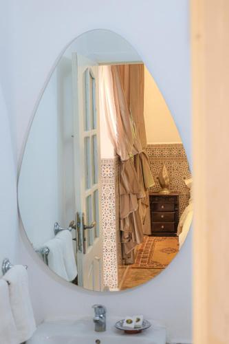 Ένα μπάνιο στο Riad Dar Al Fassia